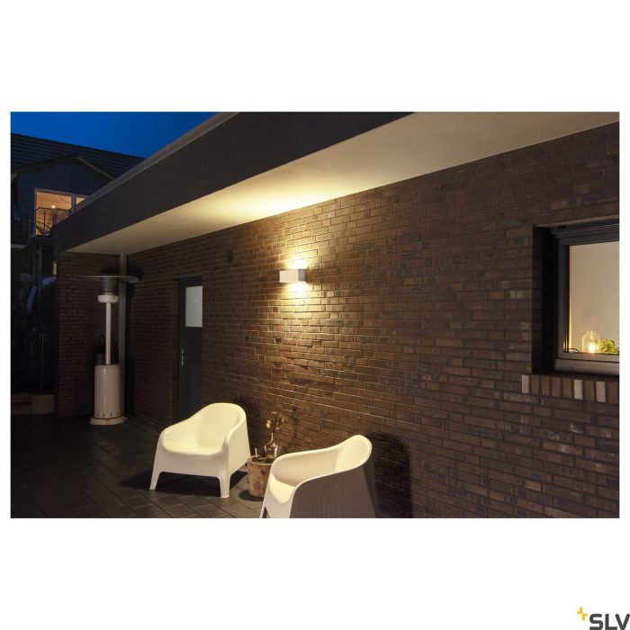 LED outdoor wall-mounted light